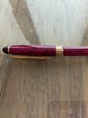 Excellent Condition Heavyweight Pen